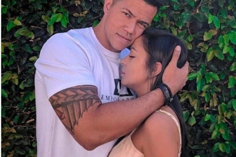 Marido-que-flagrou-mulher-com-mendigo-posta-foto-com-esposa-e-diz-2-1200x1119
