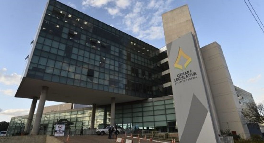 Dos 24 deputados, 13 mudaram de partido. Veja como ficou