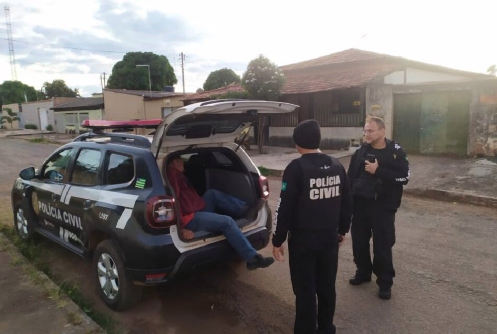 Caseiro é preso por suspeita de espancar e estuprar filhote de cadela em Alto Paraíso (GO)