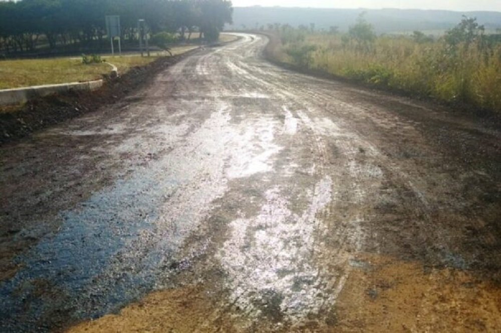 Avança pavimentação da DF-128 à pedra fundamental, em Planaltina