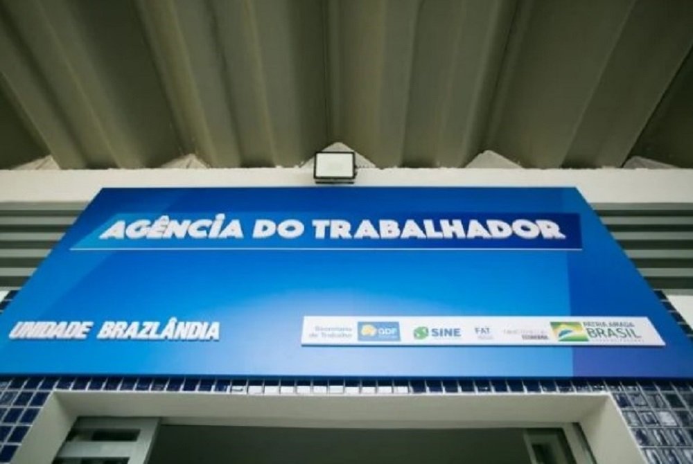 Agências do trabalhador têm 195 vagas e salários de até R$ 3,1 mil