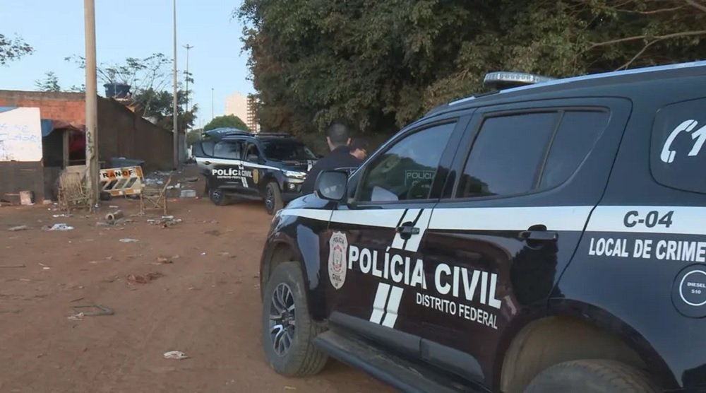 Mulher morre após levar tiros na cabeça e na perna, em Taguatinga, no DF