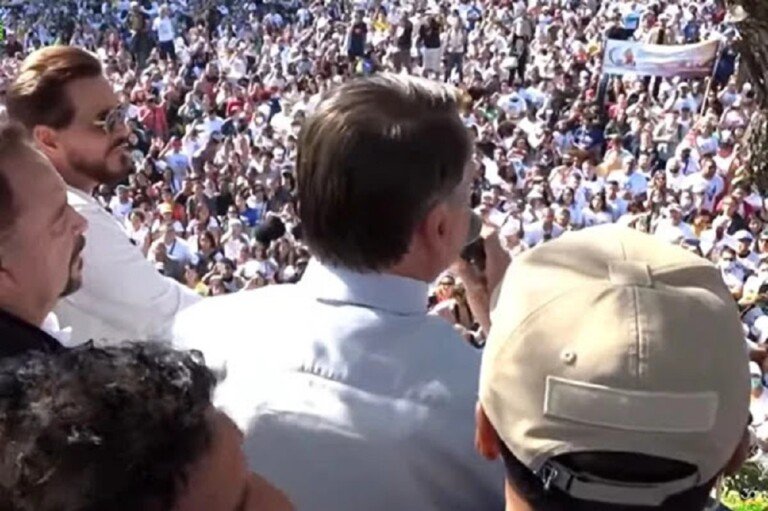 Bolsonaro-participa-da-Marcha-para-Jesus-em-SP