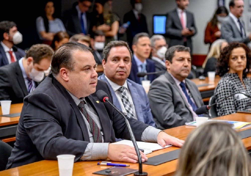 Novo piso salarial da enfermagem é aprovado