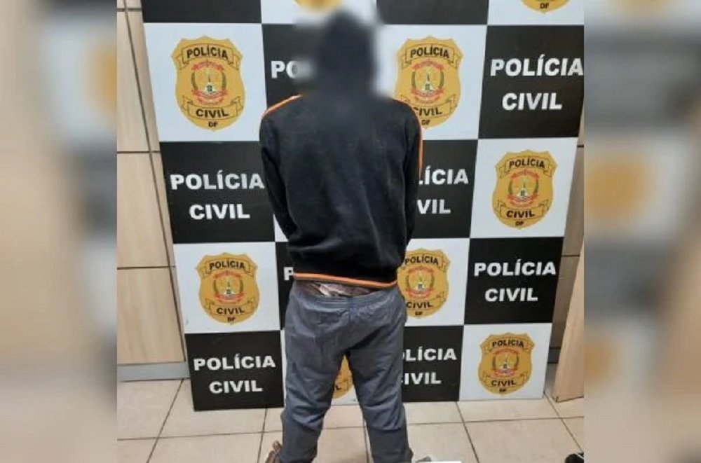 Vídeo: mulher reage a assalto e faz ladrão fugir com vassouradas