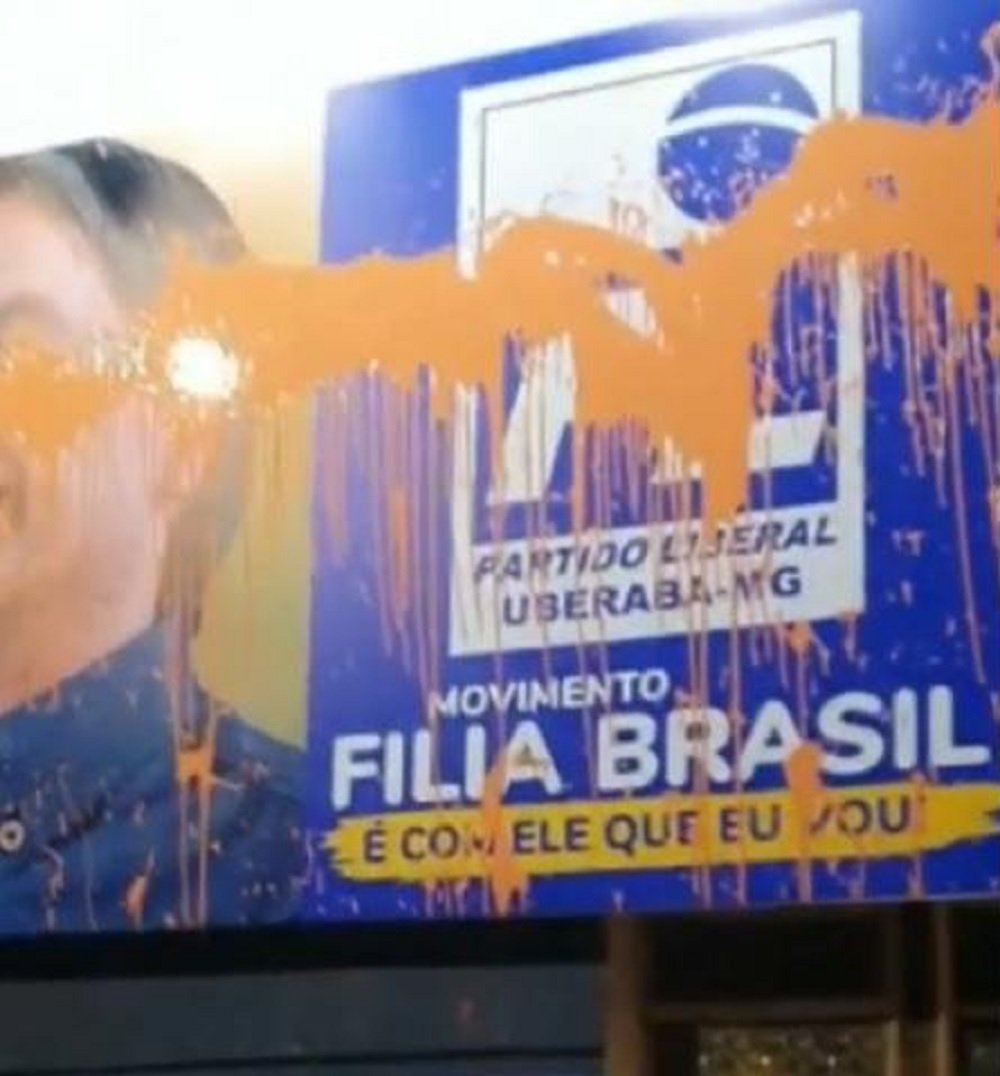 Sede do diretório do PL é alvo de vândalos