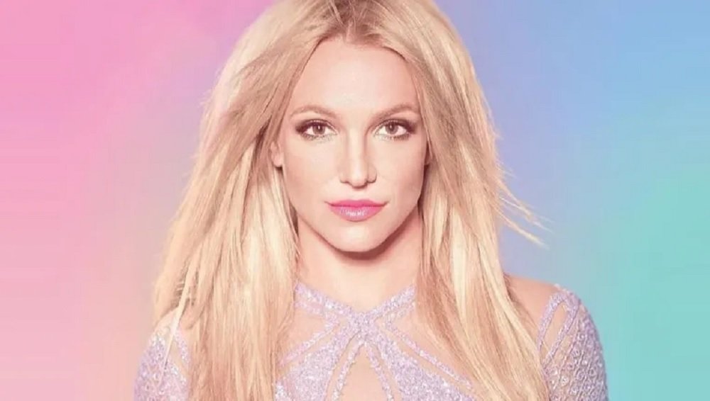 Britney Spears explica motivo de fotos nua após acusação de ex e desabafa