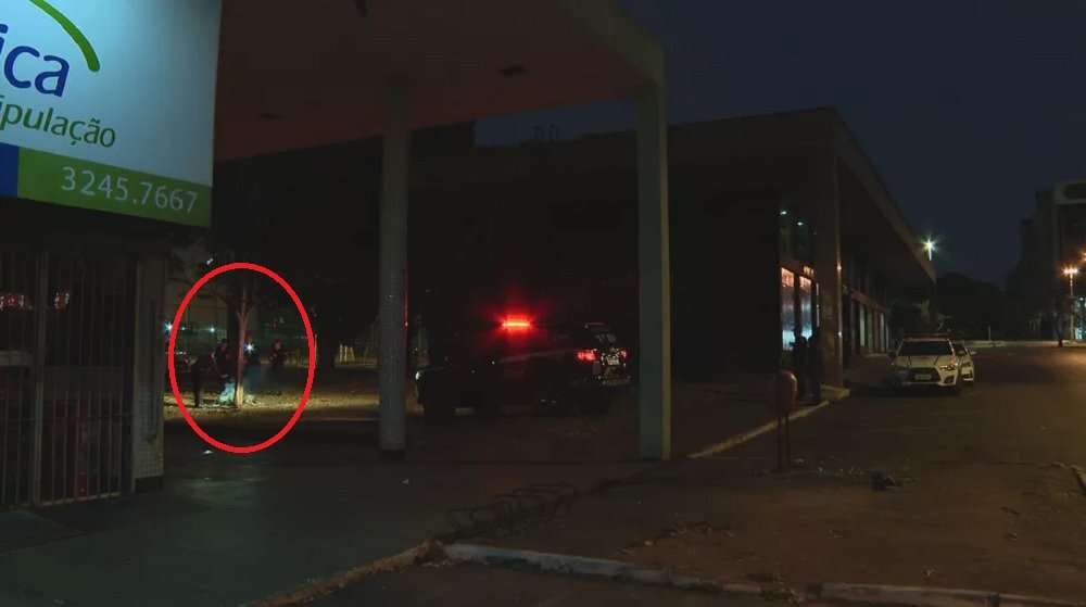 Corpo é encontrado carbonizado em canteiro na 302 Sul, em Brasília