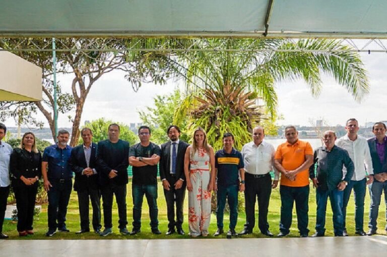 em-encontro-pros-declara-apoio-a-ibaneis-08082022173943503