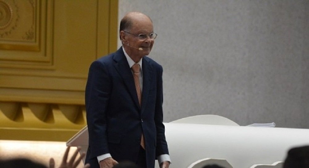 Em resposta a seguidora, Bispo Edir Macedo diz que segue com Bolsonaro nas eleições