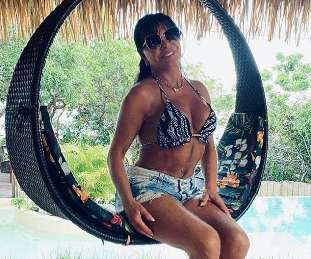 Entenda o que é a cirurgia íntima feita por Gretchen e quais são os riscos do procedimento