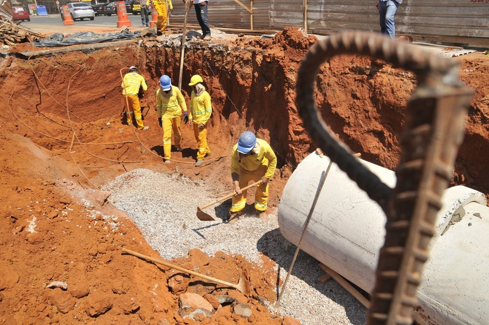 Sistema de drenagem no Túnel de Taguatinga avança mais uma etapa