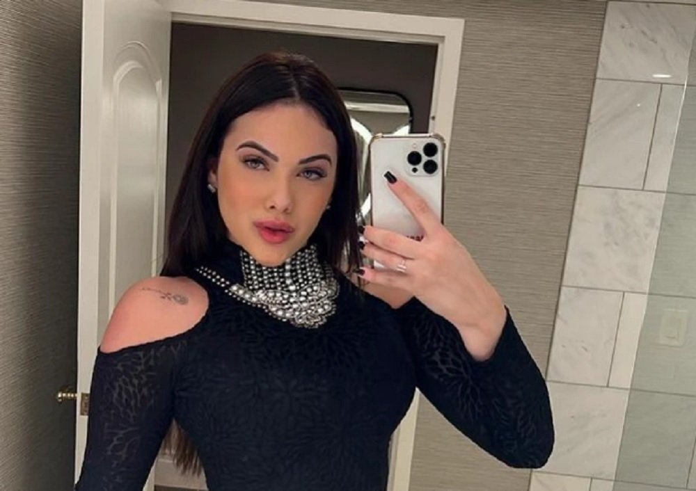 Influencer diz que foi impedida de falar de Bolsonaro em festa