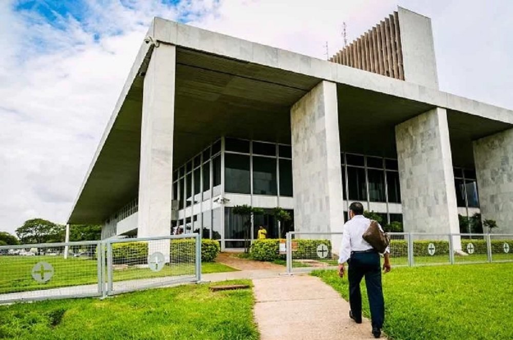 DF- Instituto Americano de Desenvolvimento (Iades) organizará o concurso para auditor de atividades urbanas. Salários começam em R$ 9 mil