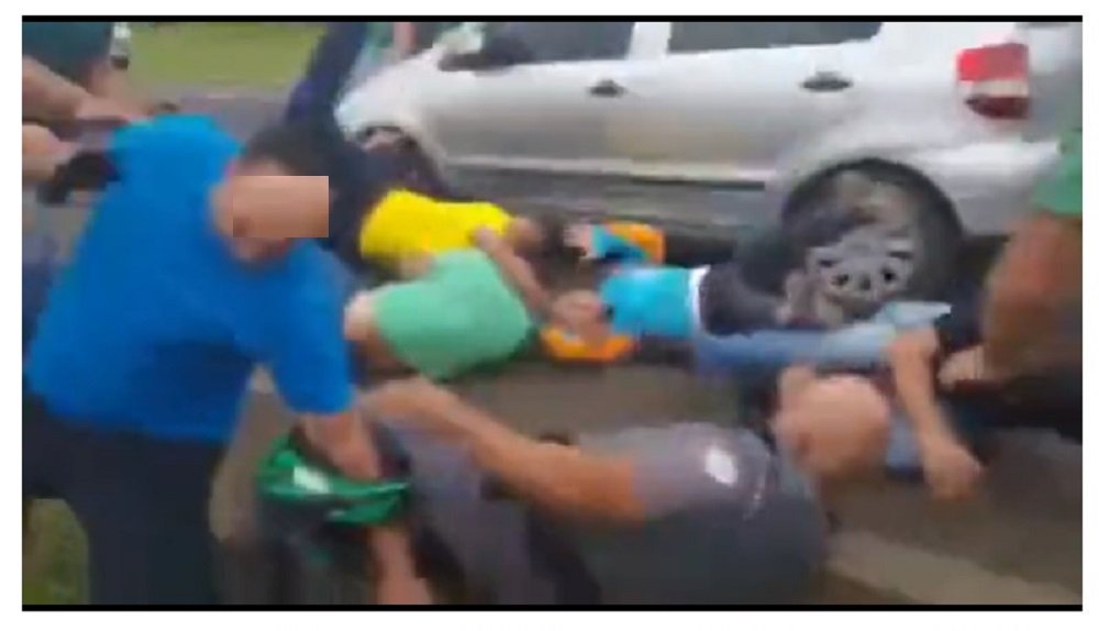 Vídeo- Quatro manifestantes ficam em estado grave após atropelamento na Rodovia Washington Luís, Mirassol