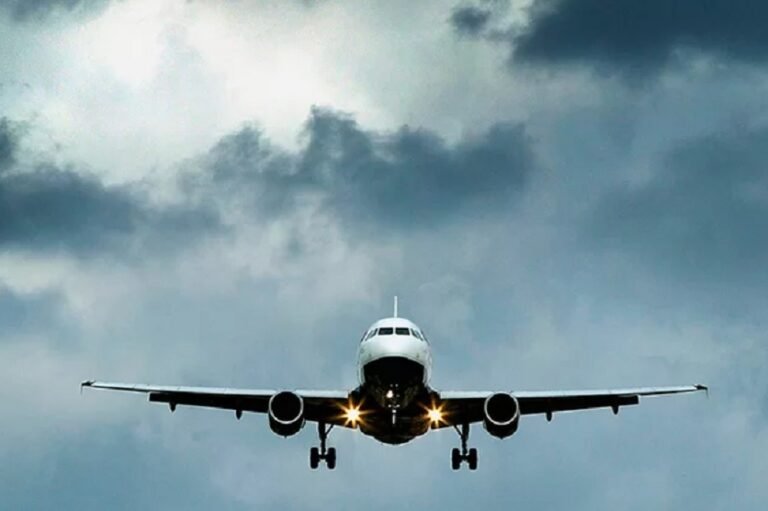 Avião