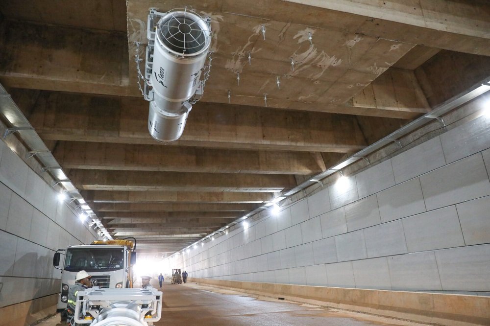 Túnel de Taguatinga tem 14 ventiladores já fixados