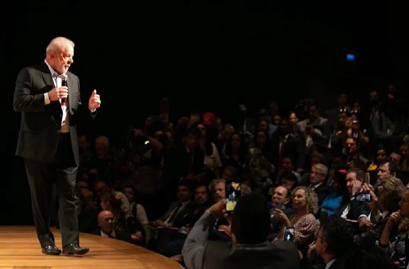 Lula confirma que PEC da Transição deve ser apresentada nesta quinta