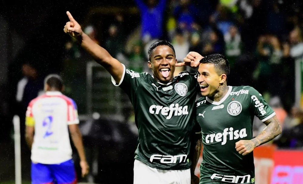 Palmeiras celebra o 11º título do Brasileirão com goleada sobre o Fortaleza