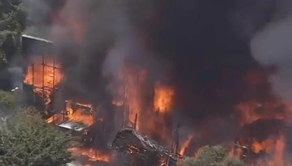 Grande incêndio atinge o Projac, da TV Globo no cenário da novela “Todas as Flores”