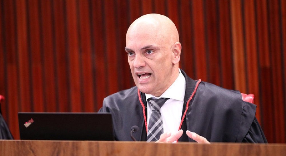 Moraes manda PGR se manifestar sobre pedido para incluir Zambelli e Malafaia em inquérito das milícias digitais