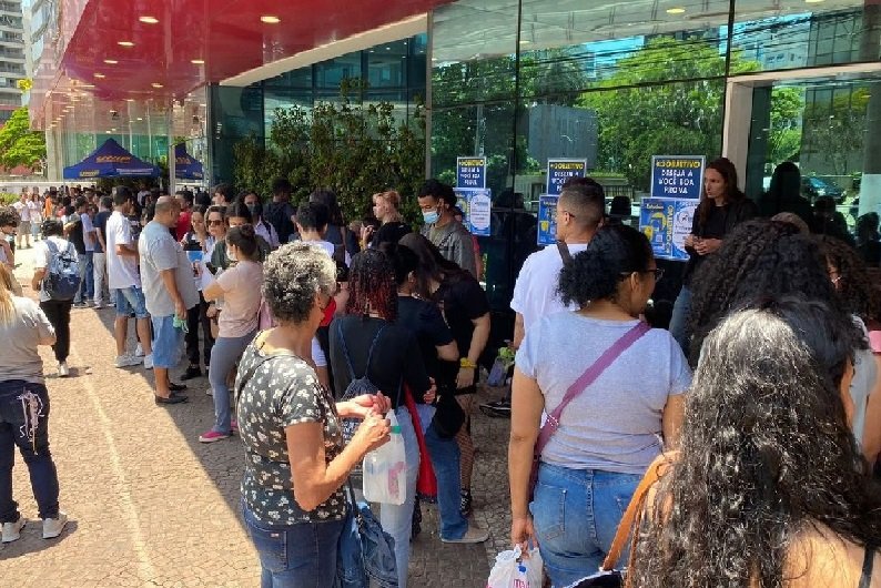 Primeiro dia do Enem começa em todo o país