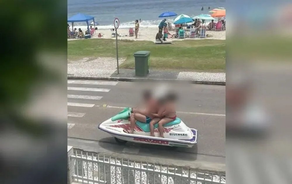 'jet ski'