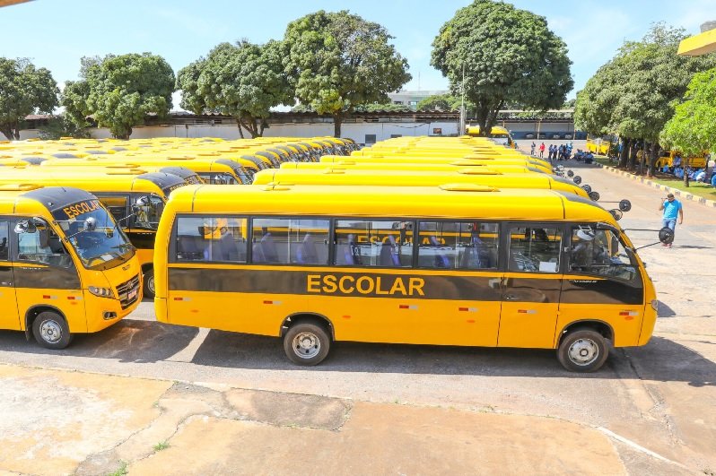 ONIBUS ESCOLARES