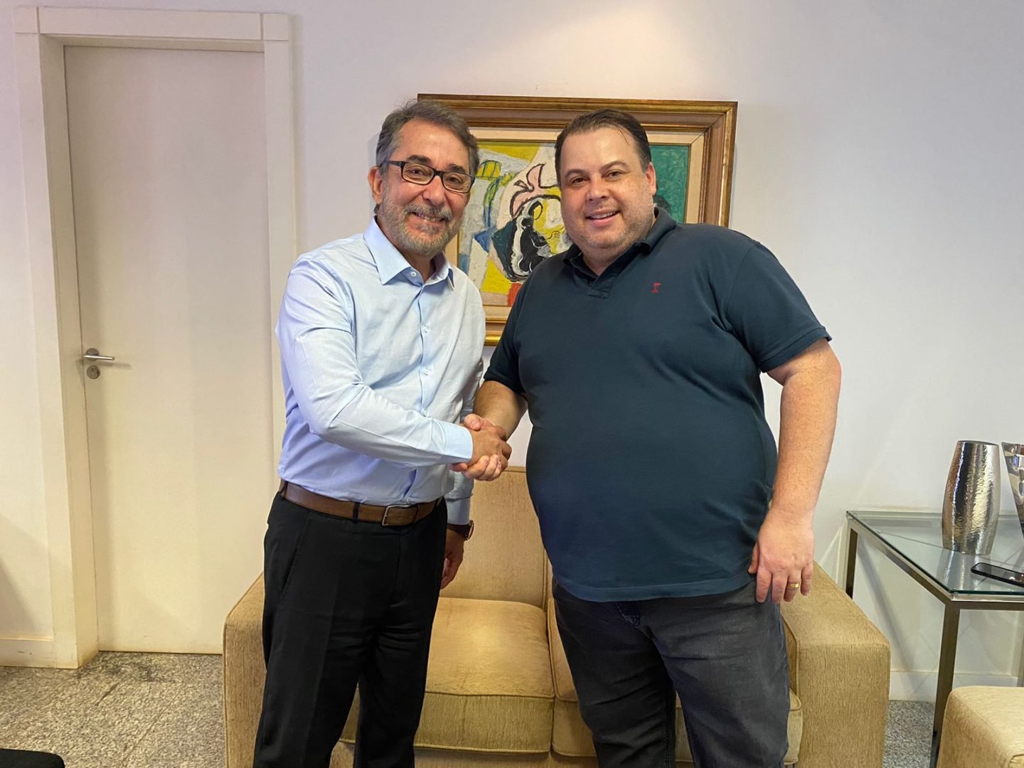 Vice-presidente-executivo-do-Correio-Braziliense-Guilherme-Machado-e-o-secretario-de-Esporte-e-Lazer-Julio-Cesar-Ribeiro-1440x1080