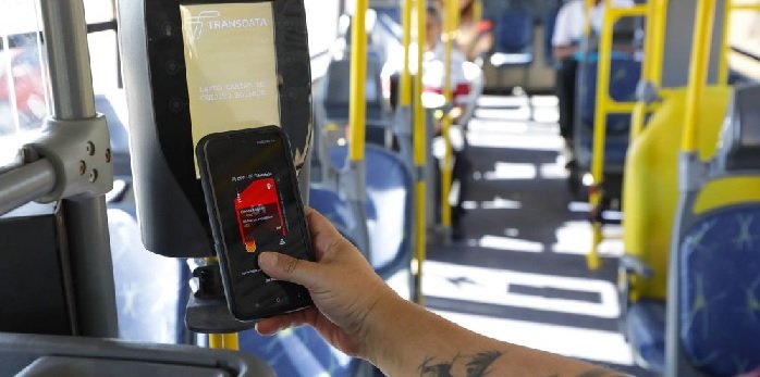 Mais de mil ônibus do DF já aceitam cartões de crédito e débito como forma de pagamento