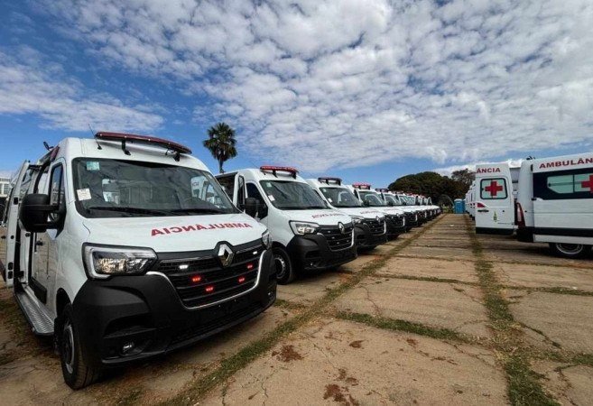 Rede pública de saúde do DF é reforçada com 30 novas ambulâncias
