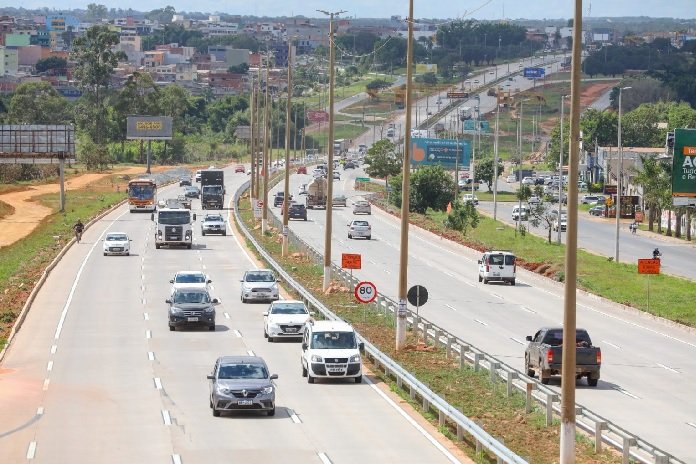 Prazo para licenciar veículos de placa final 1 e 2 vai até 30 de setembro