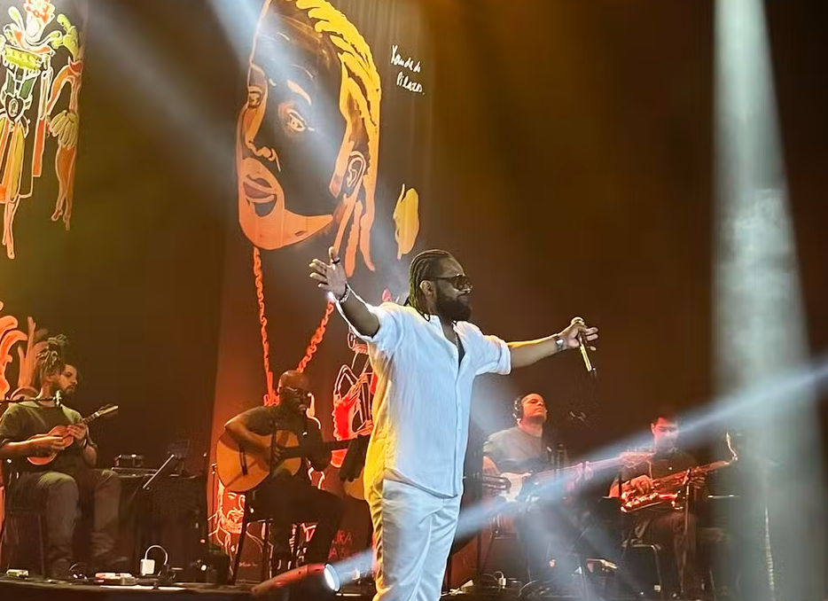 Nesta sexta-feira (14), Brasília recebe Xande de Pilares e Jorge Aragão no show Reis do Samba. A programação inclui apresentações das bandas Clima de Montanha, Samba da Tia Zélia, Bloco Eduardo e Mônica e DJ.