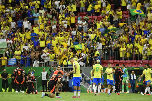1742531659_Jogo-entre-a-Brasil-SelecCCA7aCC83o-Brasileira-e-ColoCC82mbia-pela-13a-rodada-das-EliminatoCC.jpeg