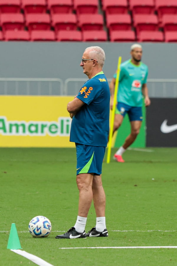 SelecCCA7aCC83o-Brasileira-treina-na-Arena-BRB-ManeCC81-Garrincha-antes-de-jogo-contra-a-Argen.jpeg