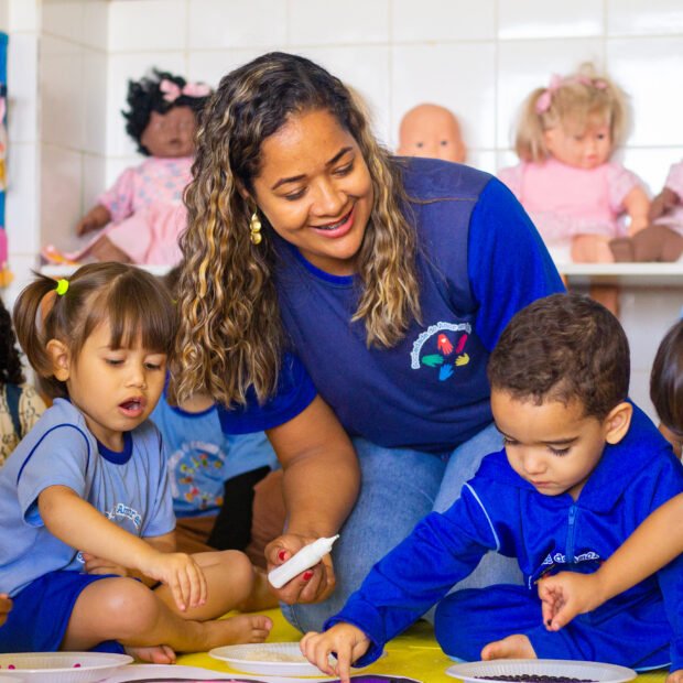28.7.-Educacao-manual-das-creches-Andre-Amendoeira-620x620.jpg