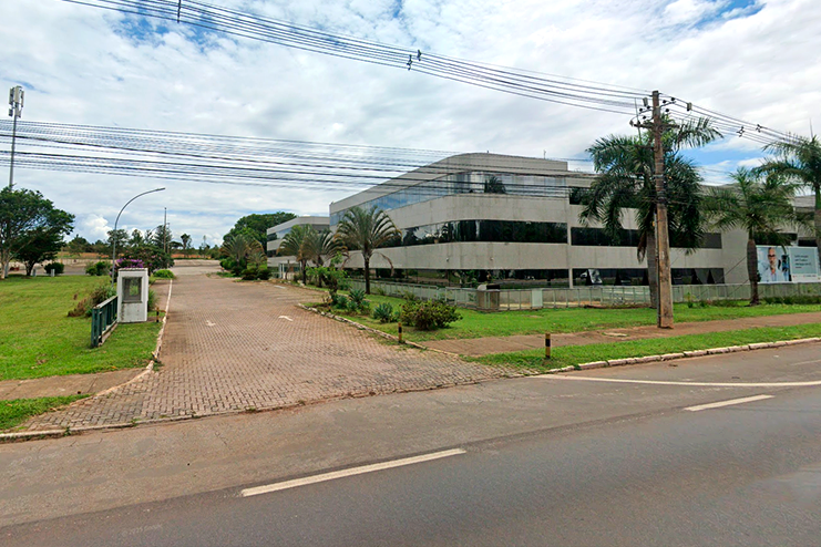 Interna-Lago-Sul-tera-calcadas-acessiveis-nova-praca-e-estacionamentos-reorganizados-street-view-1.p.png