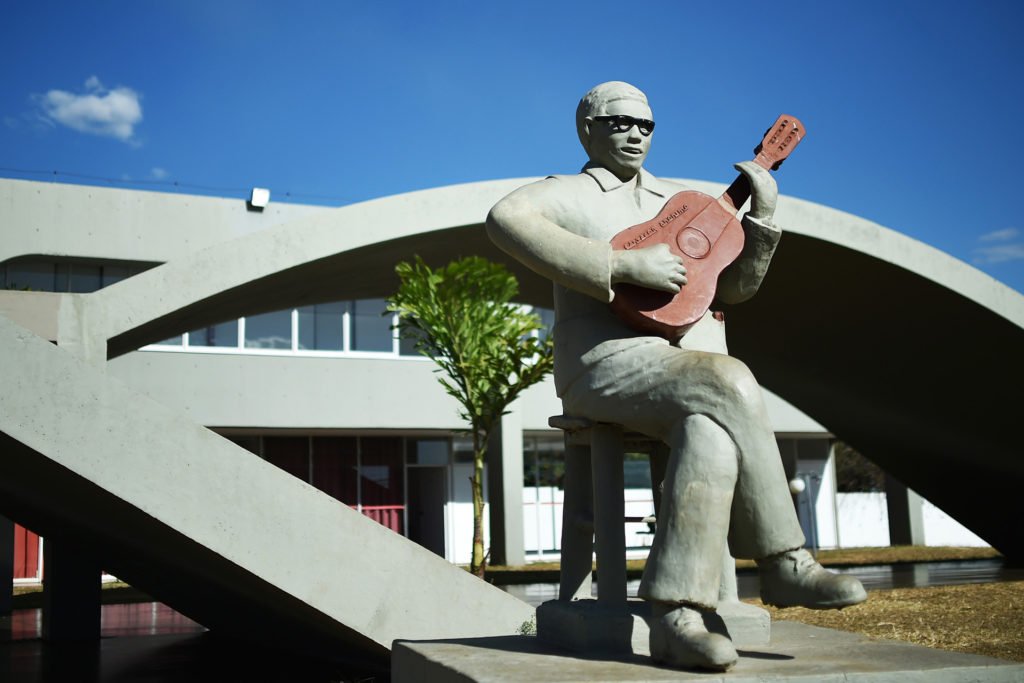casa-cantador-aniversario-30-anos-andre-borges-1.jpg