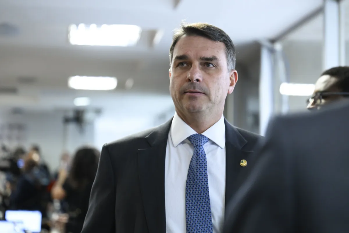 O-senador-Flavio-Bolsonaro.webp.webp