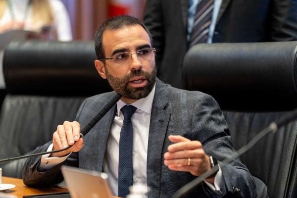 Libras é reconhecida como meio legal de comunicação e expressão no DF