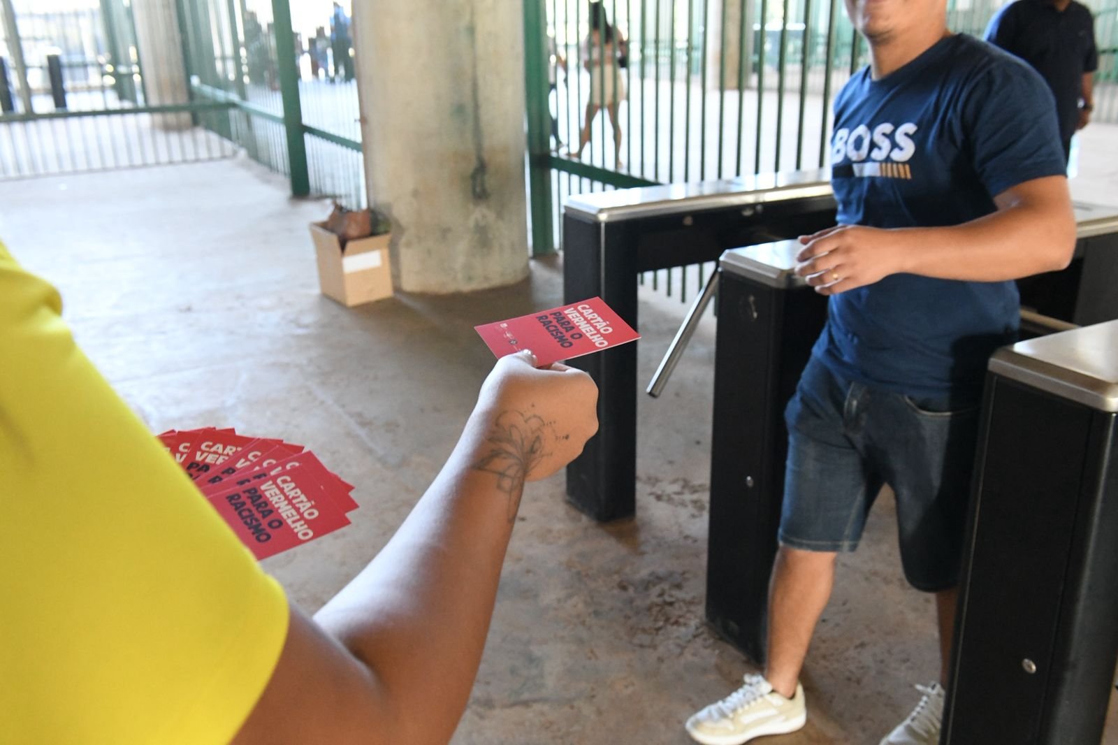 Cartao-Vermelho-para-o-Racismo.jpeg Cartao-Vermelho-para-o-Racismo.jpeg