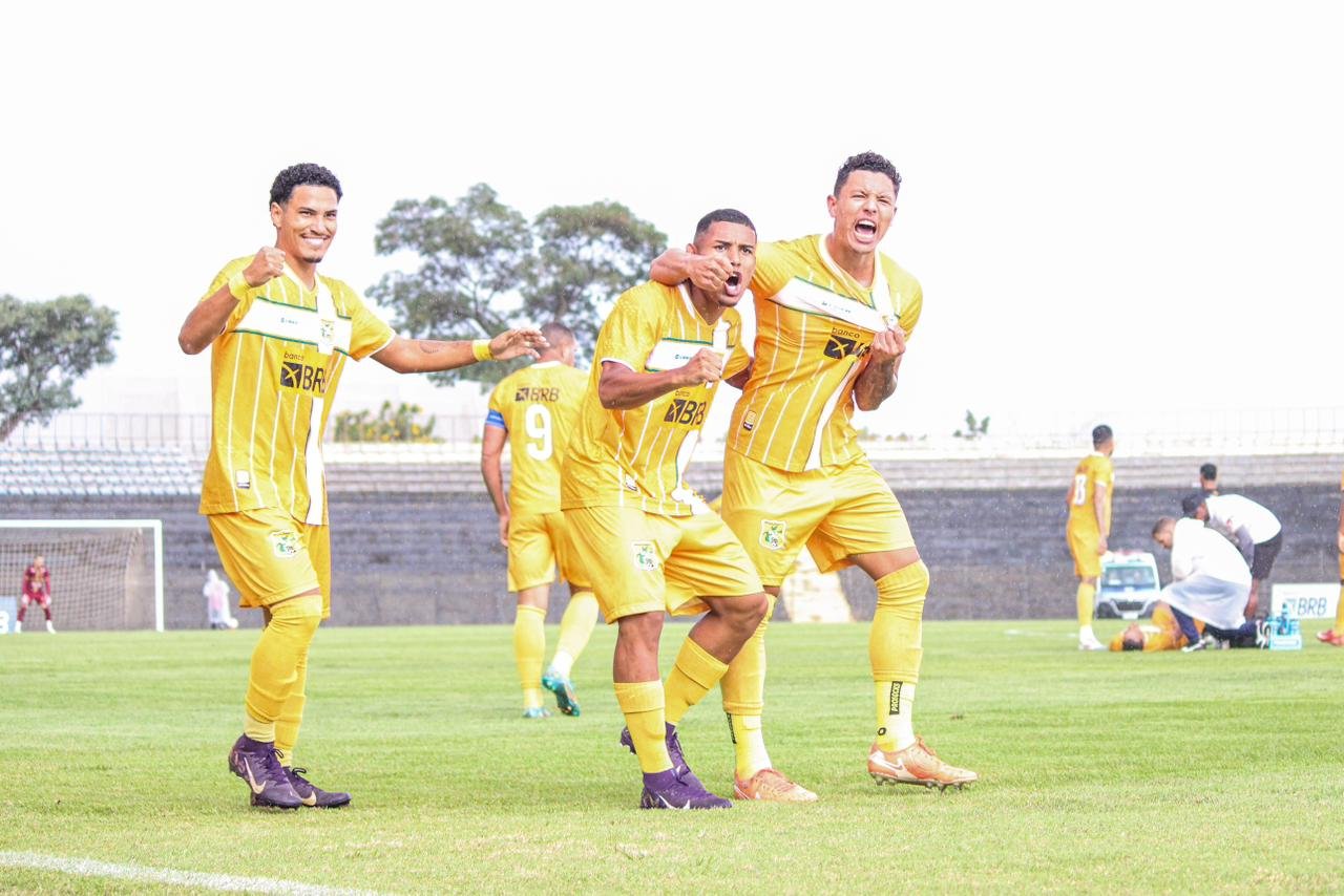 Samambaia-x-Brasiliense.jpeg Samambaia-x-Brasiliense.jpeg