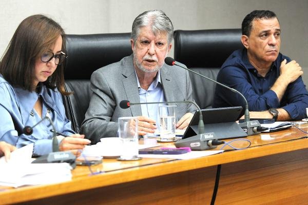 CLDF recebe Iges-DF para prestação de contas do 3º quadrimestre de 2025