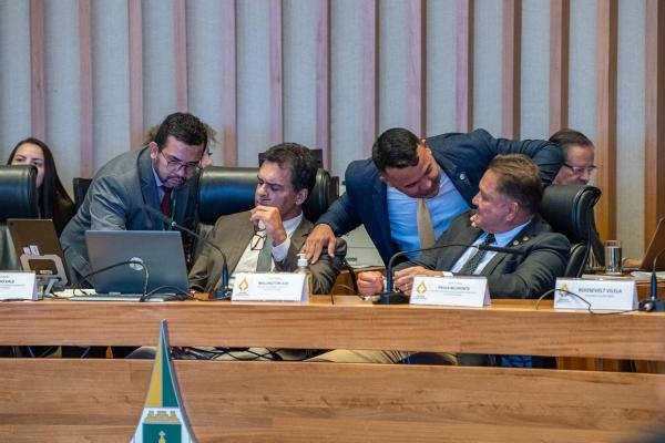 2baed5b9-da39-70fa-085f-ec100b29dfd8.jpeg Reintegração de policiais e violência contra a mulher são temas de sessão ordinária