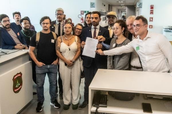 PSOL e Rede protocolam pedido de impeachment contra Ibaneis Rocha na CLDF