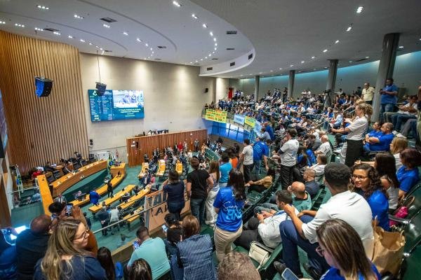 a5a2c263-092d-13e3-f779-0dd3c8591f7b.jpeg Distritais debatem mérito do projeto do GDF para aporte no Banco de Brasília