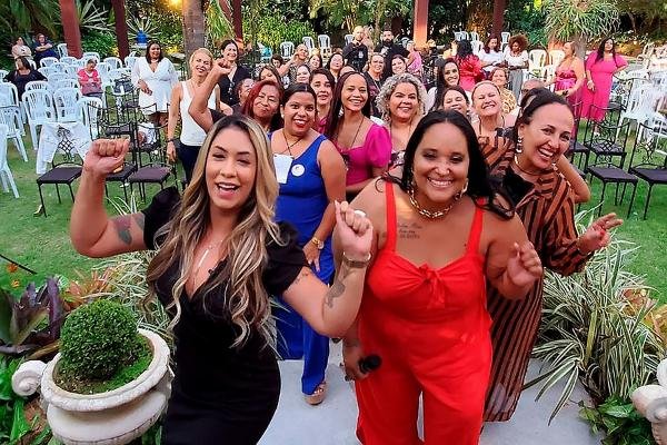 91622a54-df30-1ed5-875f-56d3e341465f.jpeg CLDF recebe 3ª edição do projeto Mulheres Incríveis, com lançamento de livro e palestras