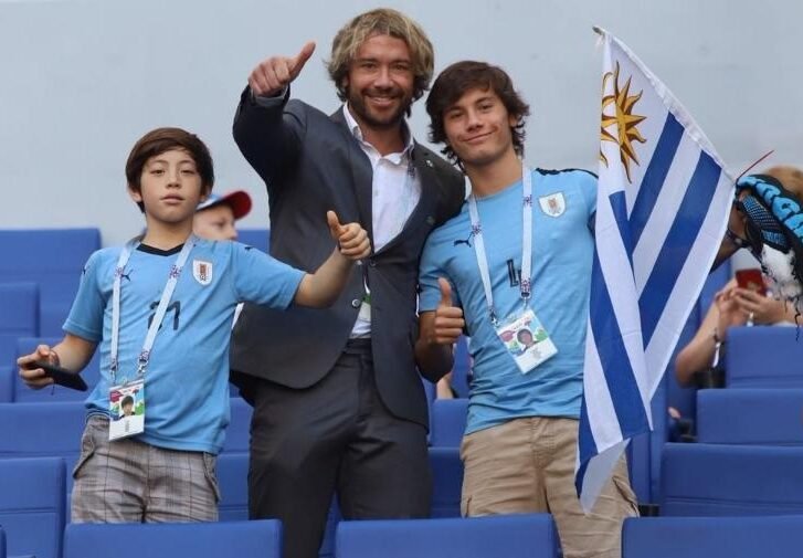 diego-lugano-filhos-uruguai-russia-copa-do-mundo-1529933630344_v2_900x506-e1775758655278.jpg