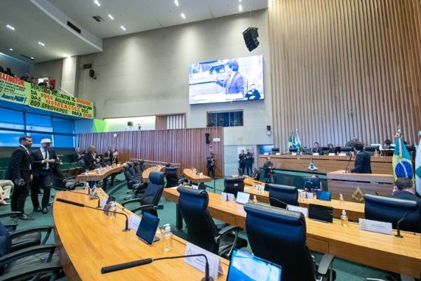 Distritais defendem melhorias na política de ressocialização de presos no DF
