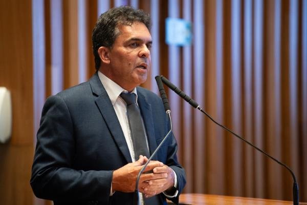 Ricardo Vale parabeniza GDF por reunião com feirantes e defende critérios sociais para licitação